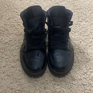 Jordan 1 Mid